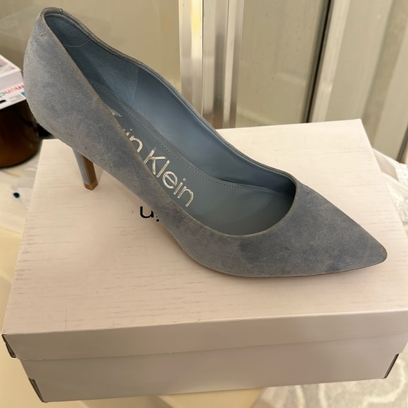 Calvin Klein Gayle light blue pointed toe pump size 10 - Picture 1 of 3